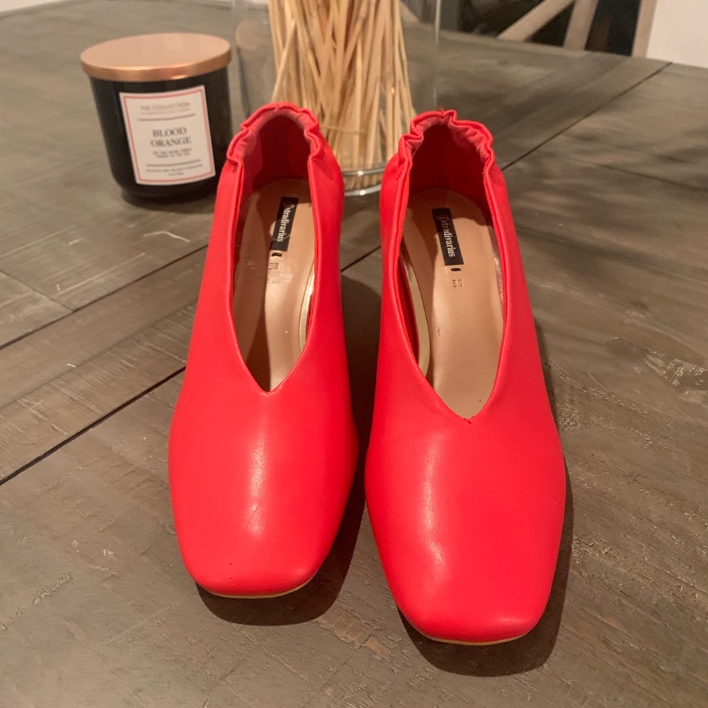 Stradivarious Red heels